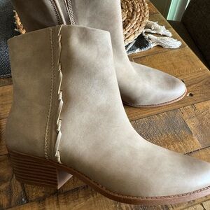 Lucky Brand Tan Ankle Boots for Women size 10